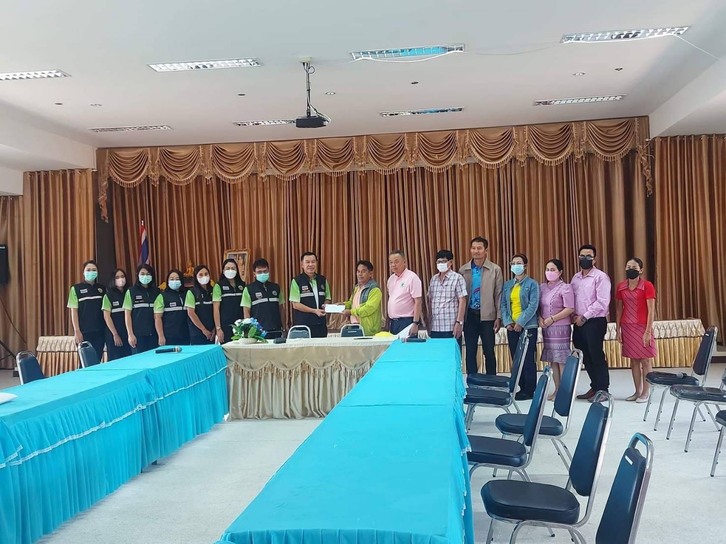 นายสกาว เมฆา นายกเทศมนตรีตำบลสามขา ได้งบประมาณ จำนวน 40,000 บาท ในการช่วยเหลือพี่น้องประชาชนที่ประสบภัยน้ำท่วมในเขตพื้นที่ตำบลสามขา "จากหน่วยงานสันนิบาตเทศบาลจังหวัดร้อยเอ็ด"